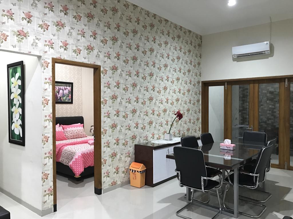Nariska Suite Homestay Purwokerto Zewnętrze zdjęcie